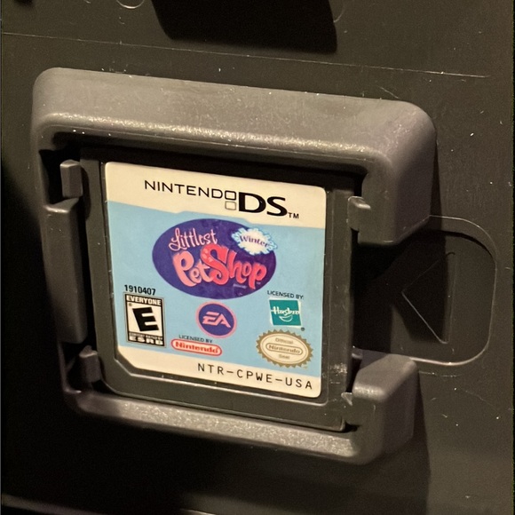 Littlest PetShop: Winter Hiver - DS Game - Picture 4 of 5